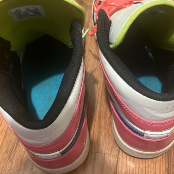 jordan 1s - Picture 3 of 4